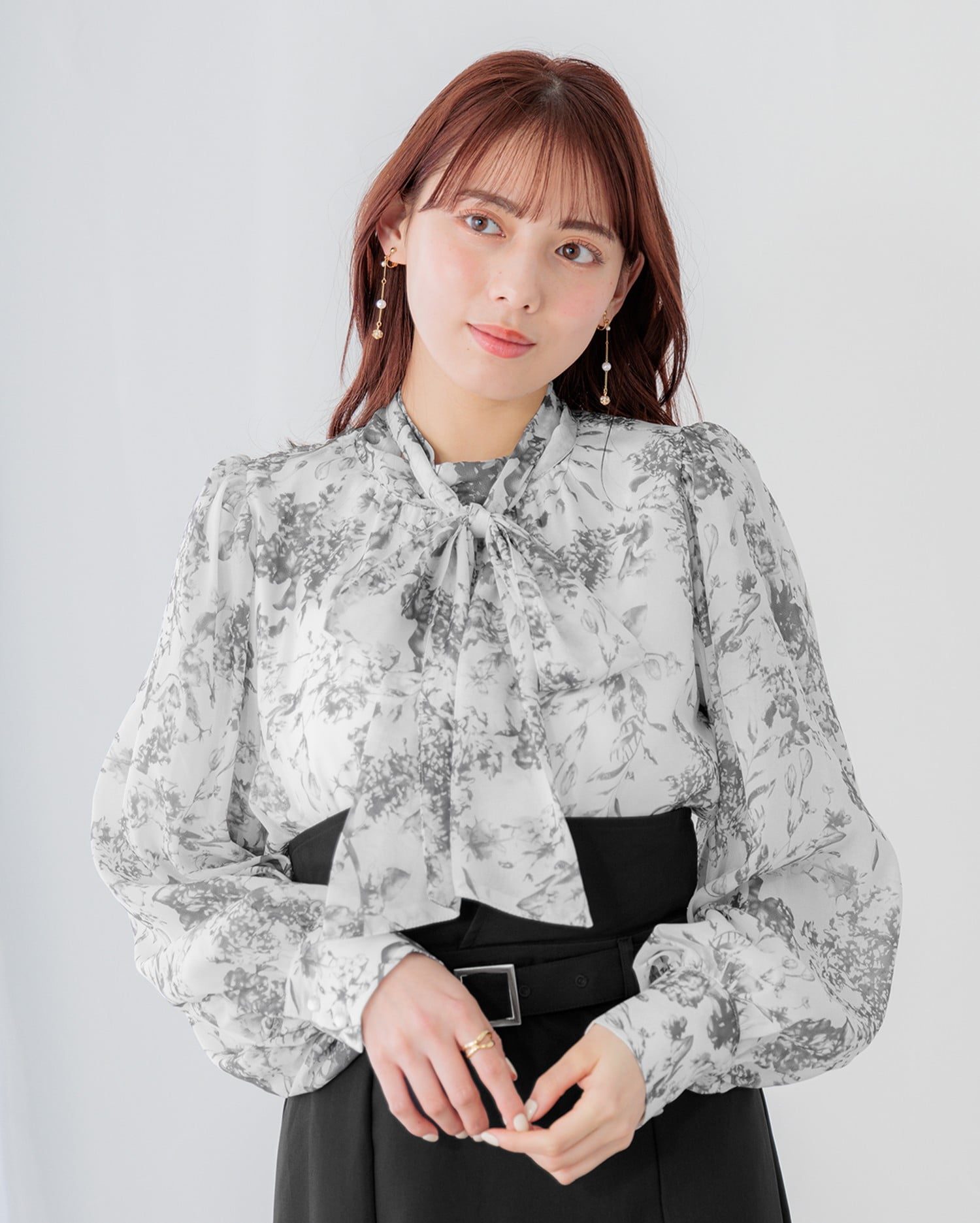 ラメシアー花柄ボウタイブラウス｜INGNI(イング) 公式通販｜INGNI STORE