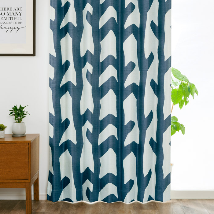 幾何学模様のようなモダンな木立柄の1級遮光カーテン アルソス（D-1195
