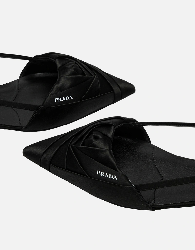 Prada ブラックサテンカットアウトバレリーナフラットシューズ (すべて