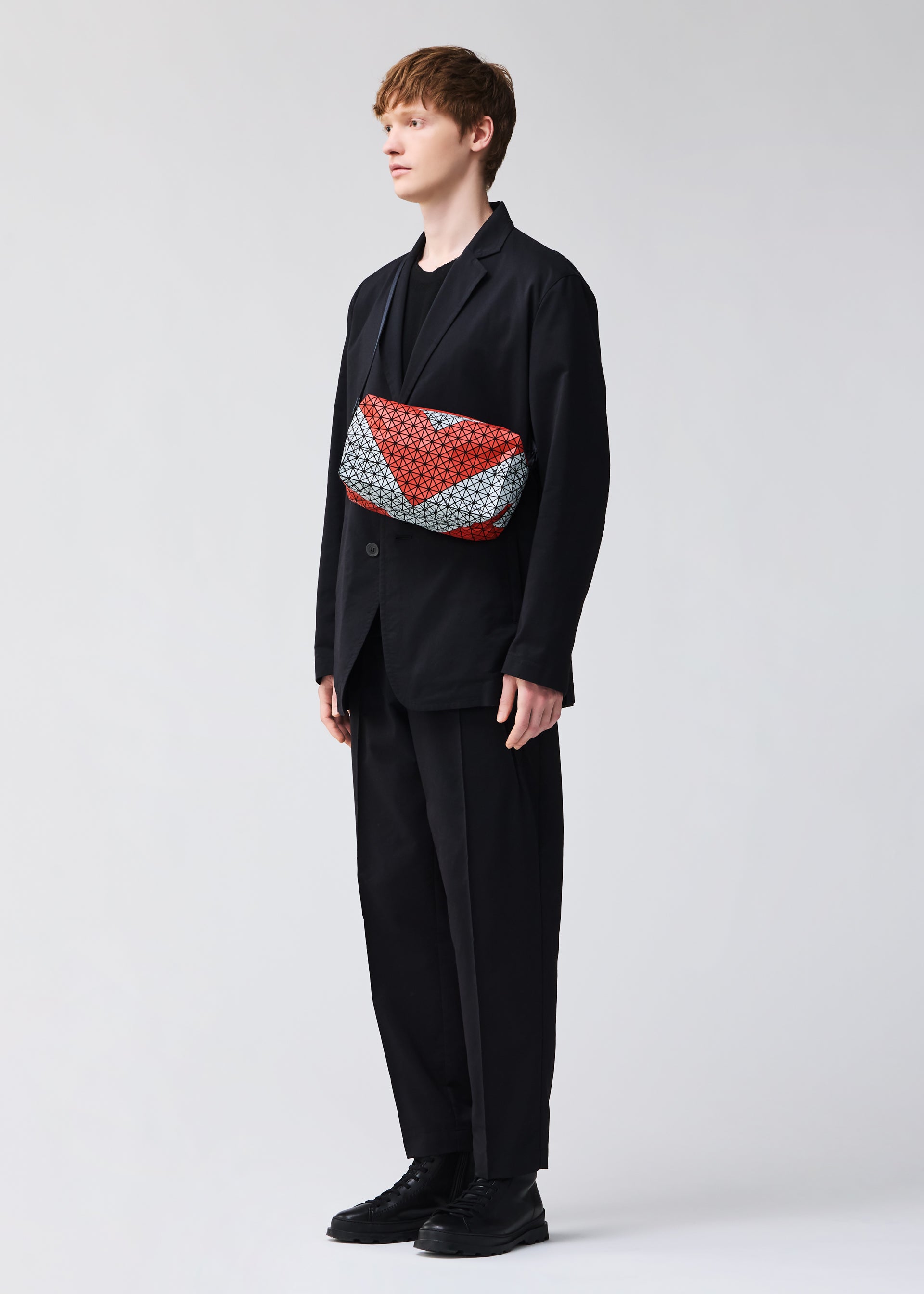 バッグ＆財布／ショルダーバッグ – isseymiyake.com