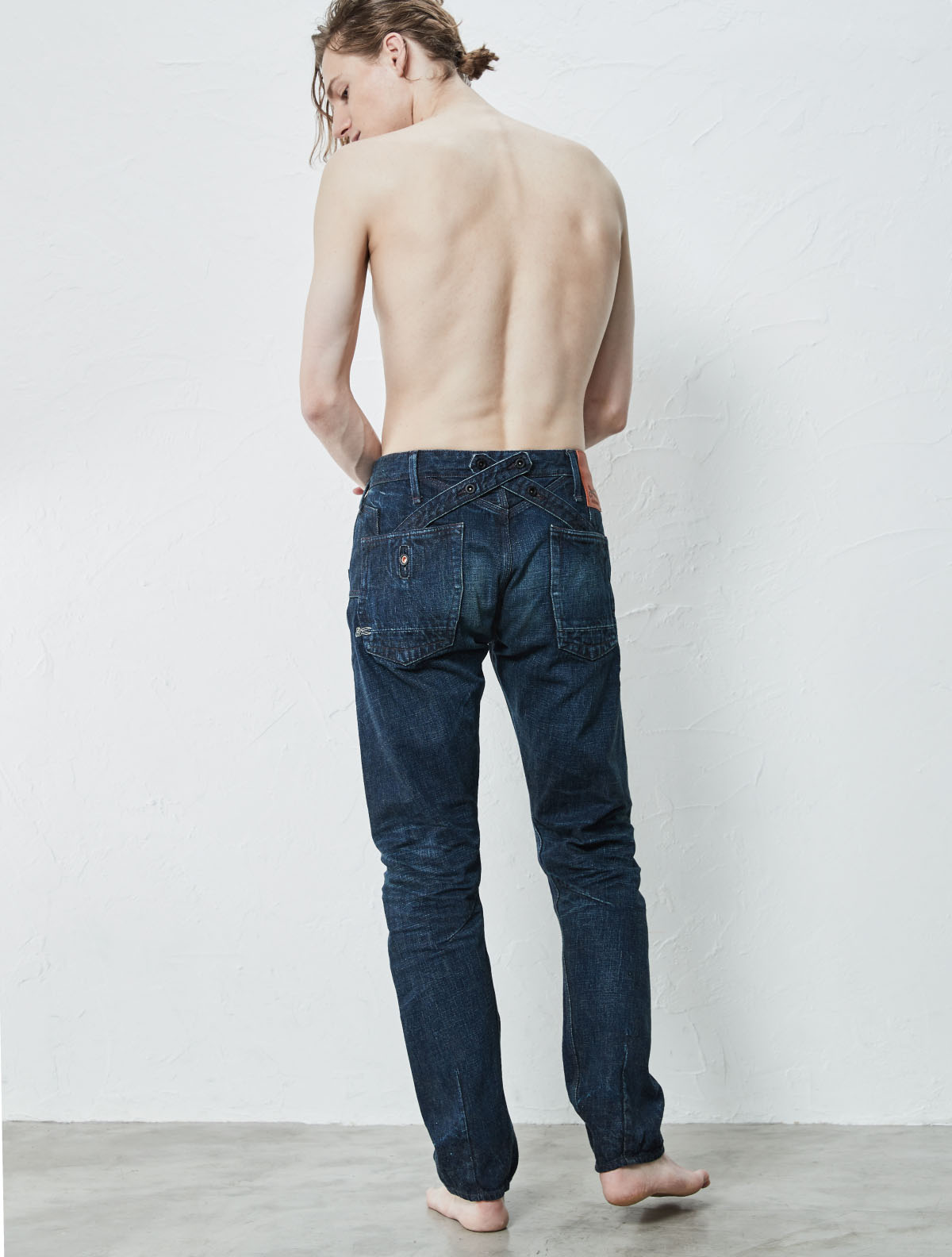 CROSS BACK TAPERED PANTS | 日本発こだわりを極めた デニムブランド