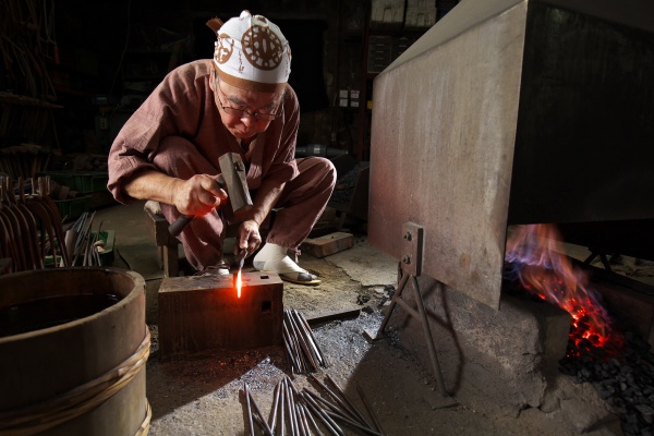 明珍宗理氏 『文化庁長官表彰』を受賞 鍛造技術保存と伝承に寄与