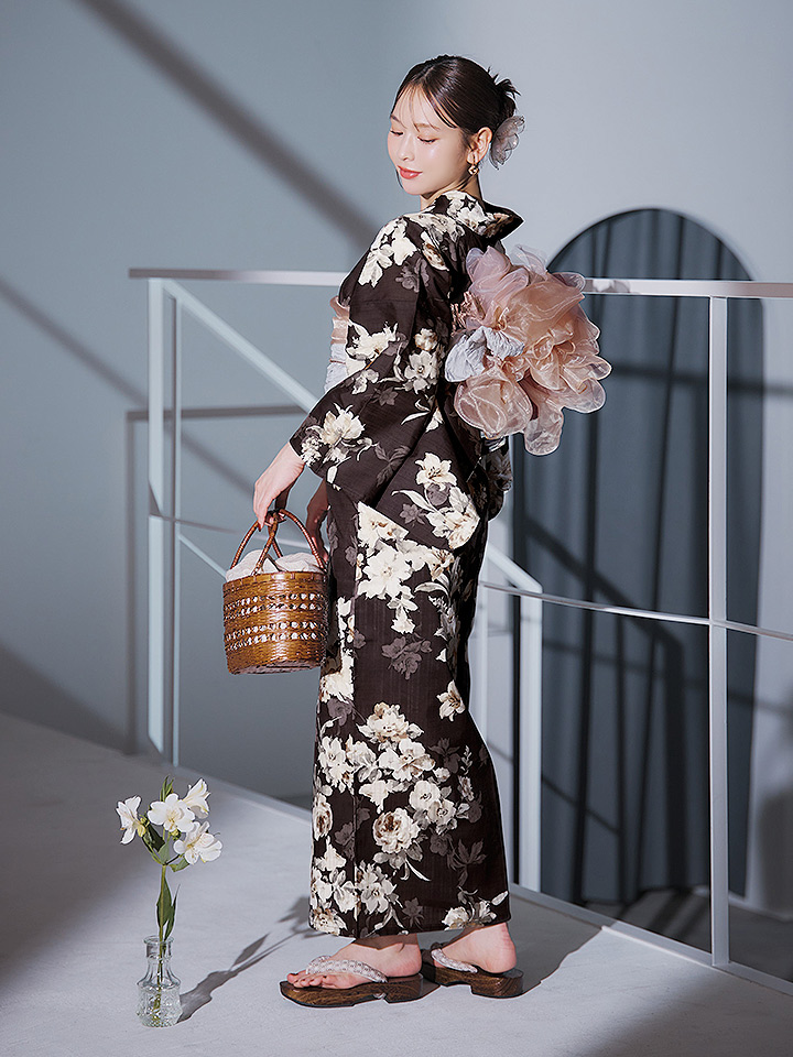 即日発送】ブラウン地の宵染牡丹浴衣 【浴衣3点セット 浴衣/帯/下駄