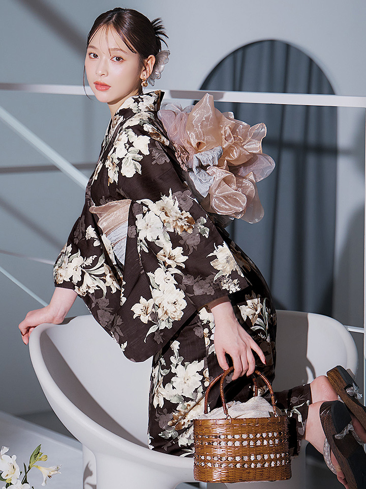 即日発送】ブラウン地の宵染牡丹浴衣 【浴衣3点セット 浴衣/帯/下駄