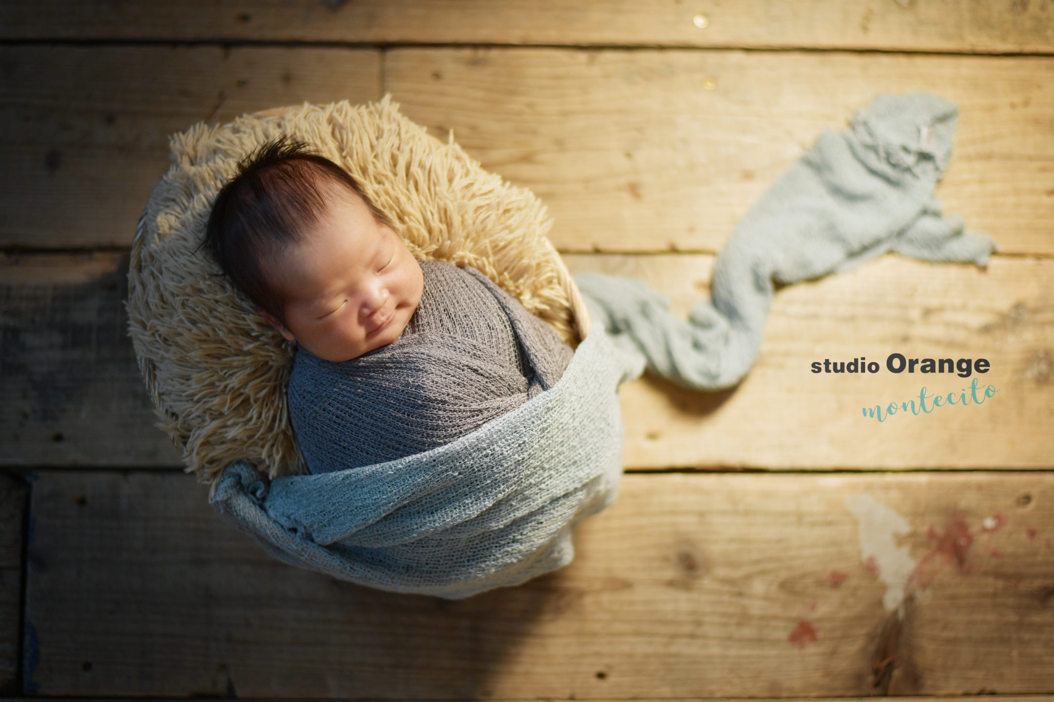 宝塚市から産まれて8日目の男の子のニューボーンフォト。 | 宝塚市の