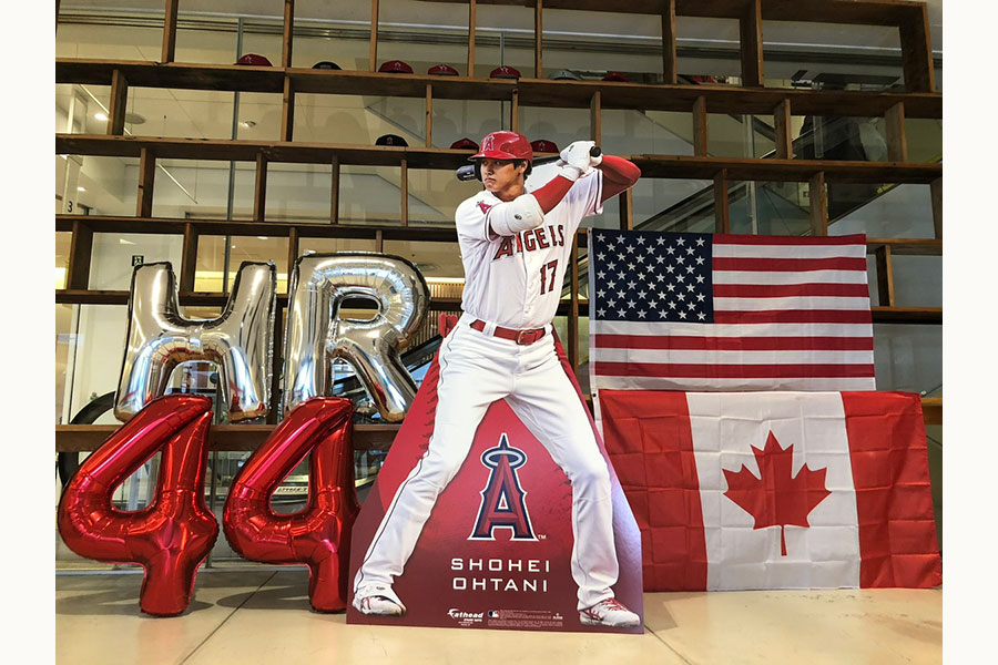 日本人初の本塁打王・大谷翔平、等身大パネルが大阪・梅田に | Lmaga.jp
