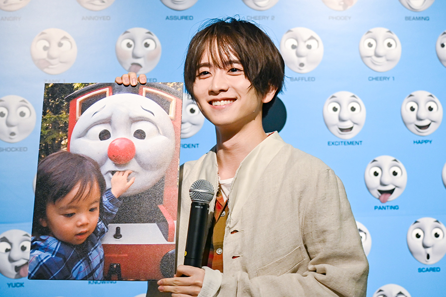 板垣李光人、京都で「トーマス愛」爆発…意外な過去も明かす | Lmaga.jp