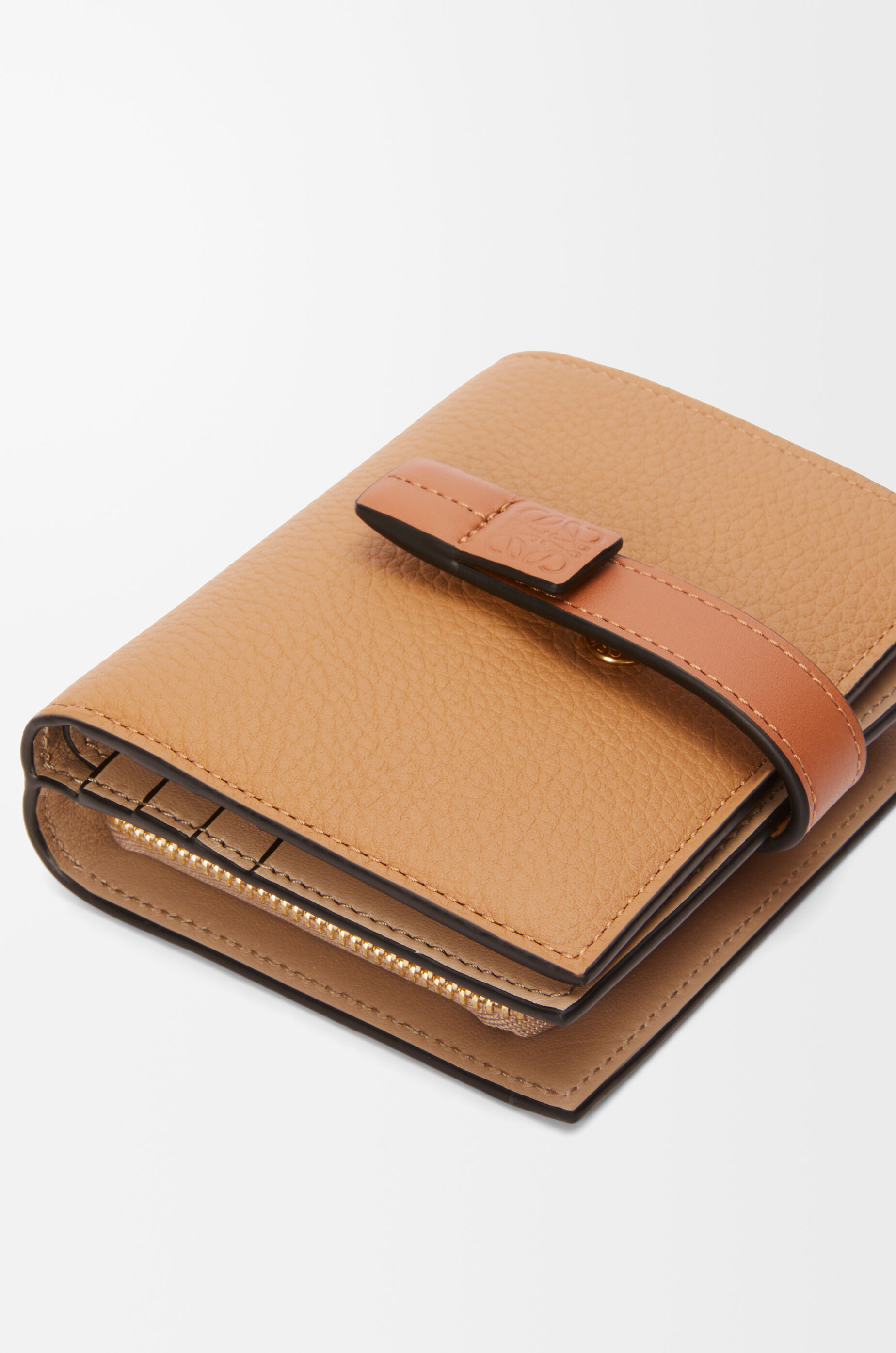 コンパクト ジップウォレット（ソフトグレインカーフ） ベージュ