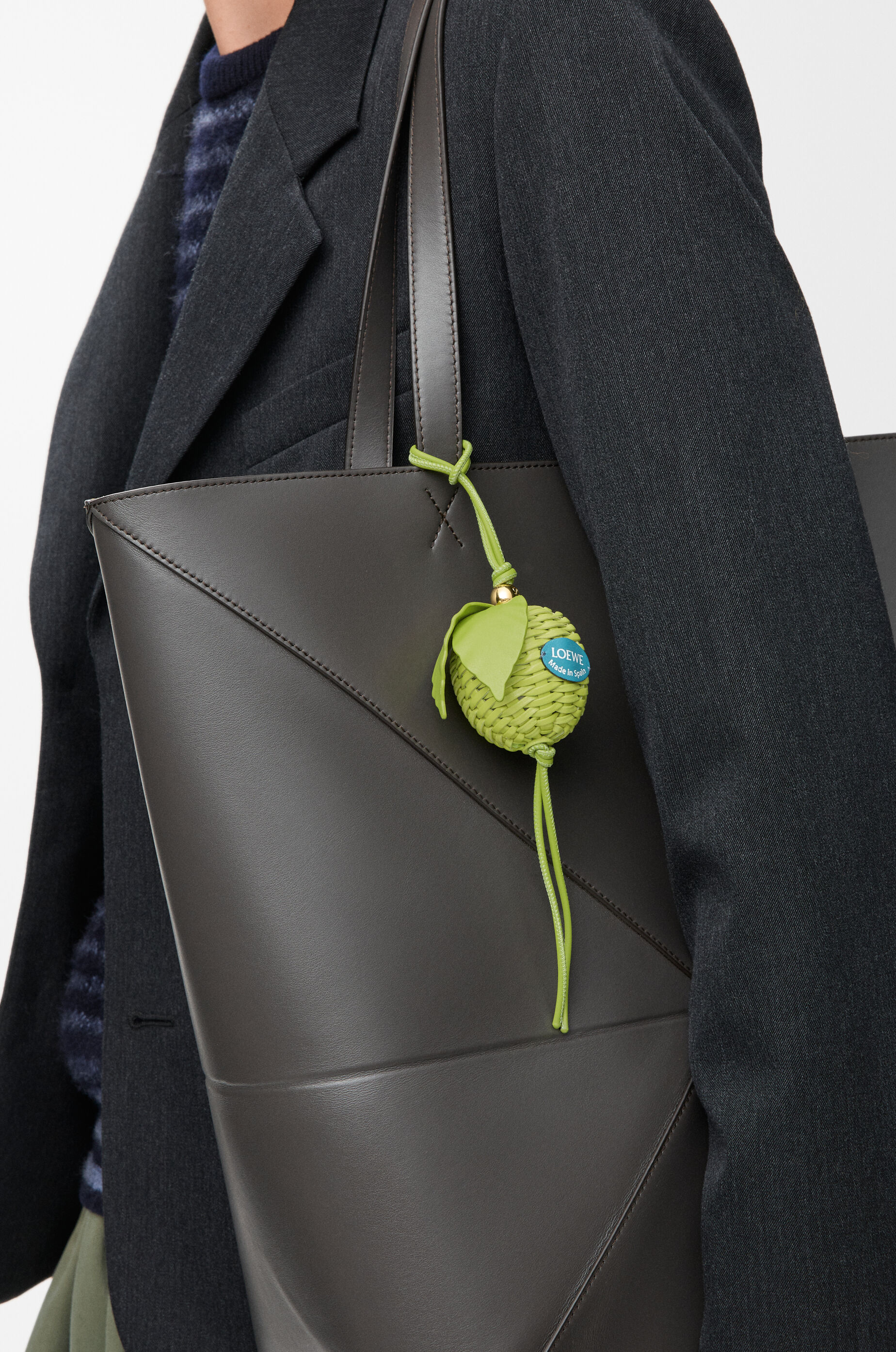 Apple charm in calfskin Green - LOEWE USA Official Website