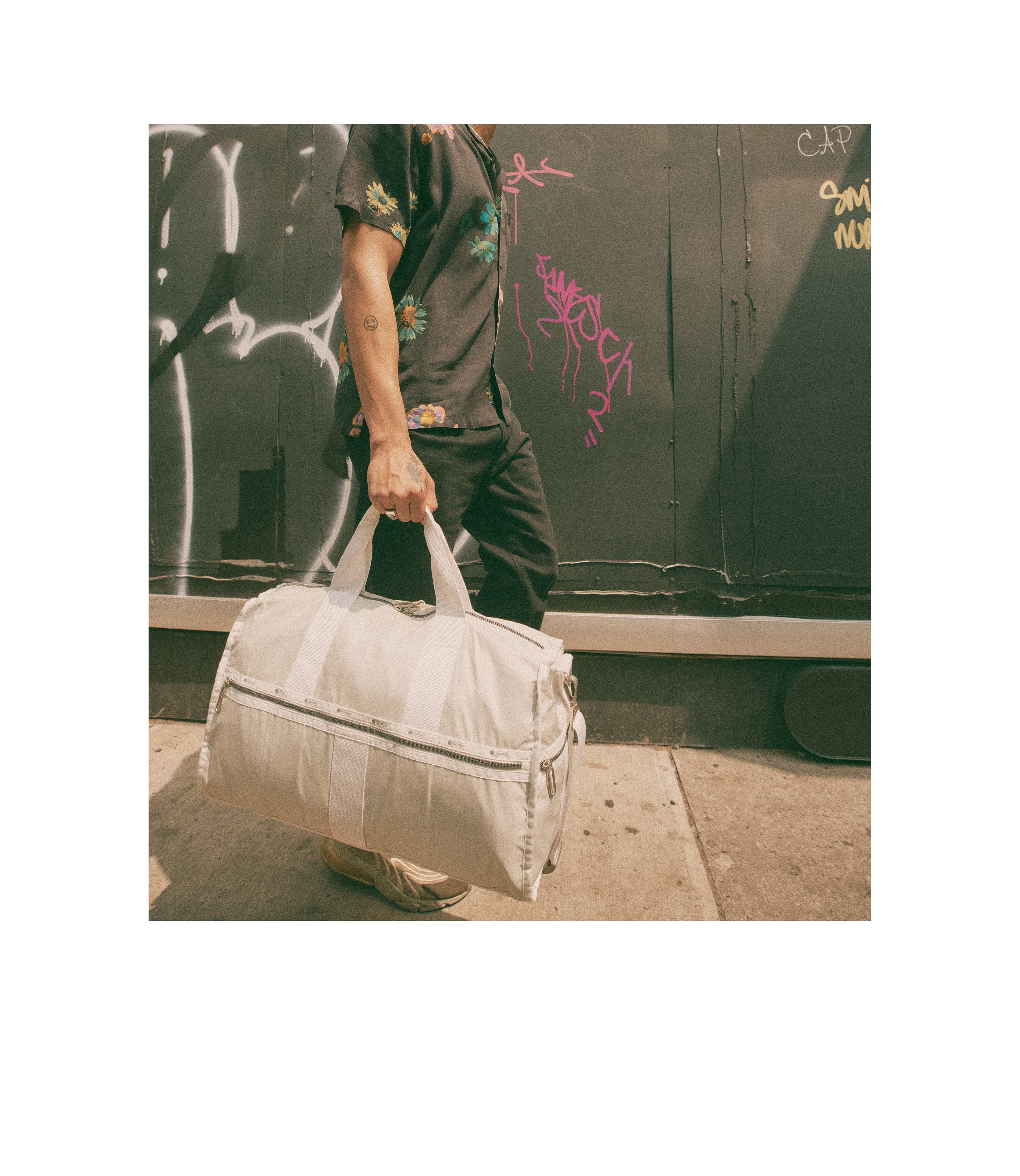 CR Large Weekender - Blanc C – LeSportsac