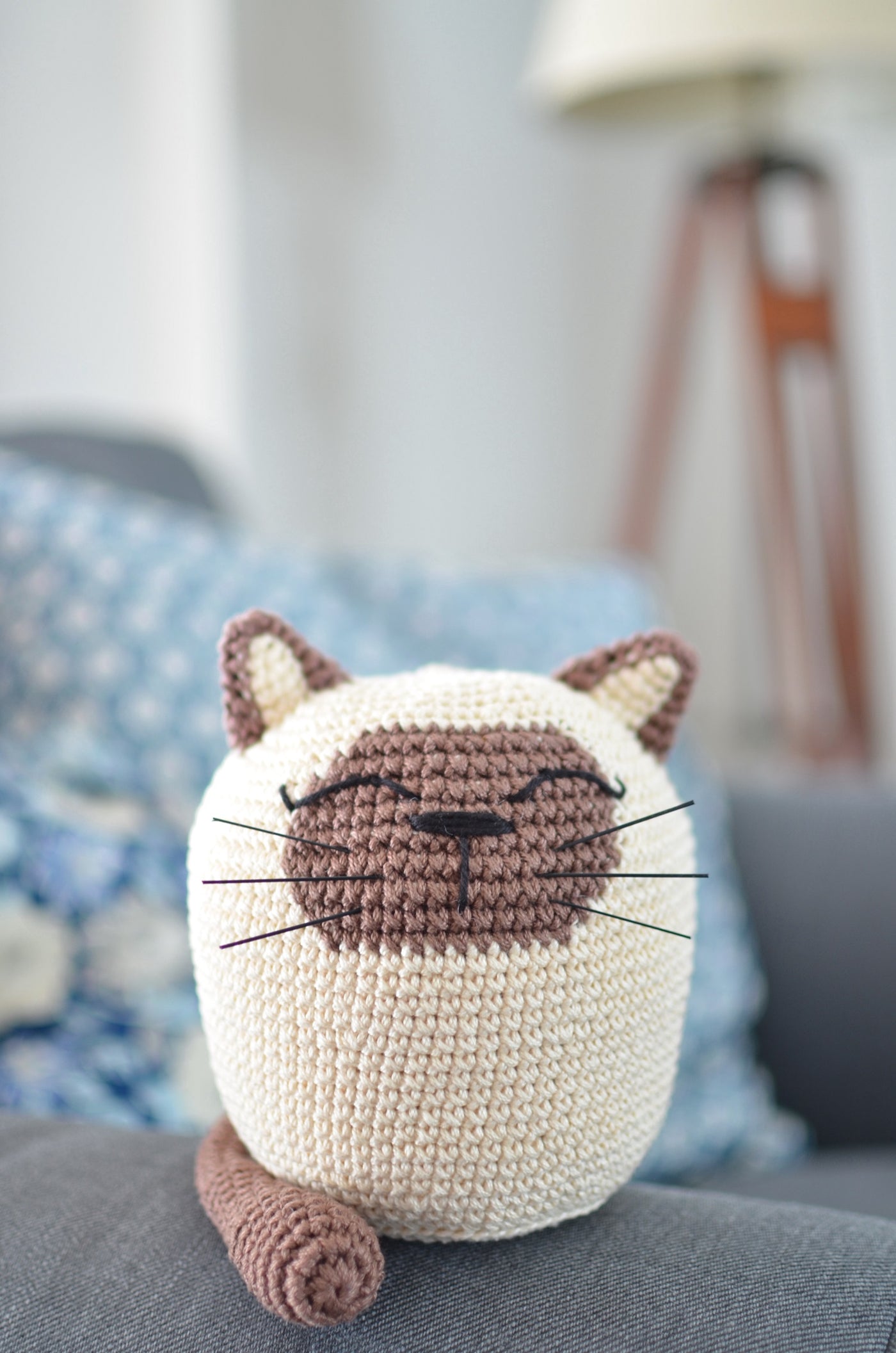Cat Door Stopper (Crochet) – Lion Brand Yarn