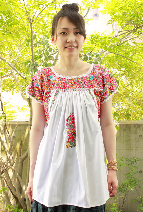 マリアさんの刺繍チュニック・メキシコ刺繍・オアハカ
