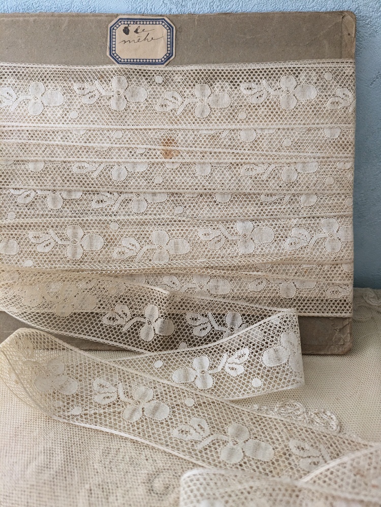 フランスアンティーク 台紙巻きヴァランシエンヌレース 1000cm