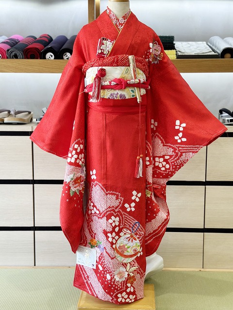 七五三 正絹 四つ身 古典柄 赤 絹 新品未使用 七五三 正絹絞り四つ身