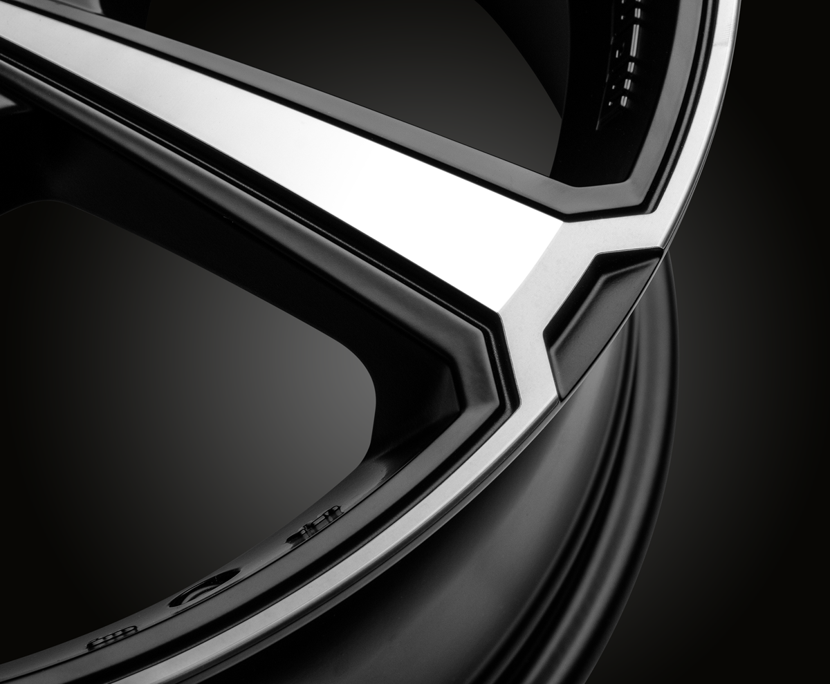 LEGEND＿MOMOロードホイール