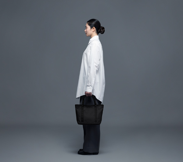 TOTE STANDARD L BLACK | STANDARD | PRODUCTS | MONOLITH ONLINE