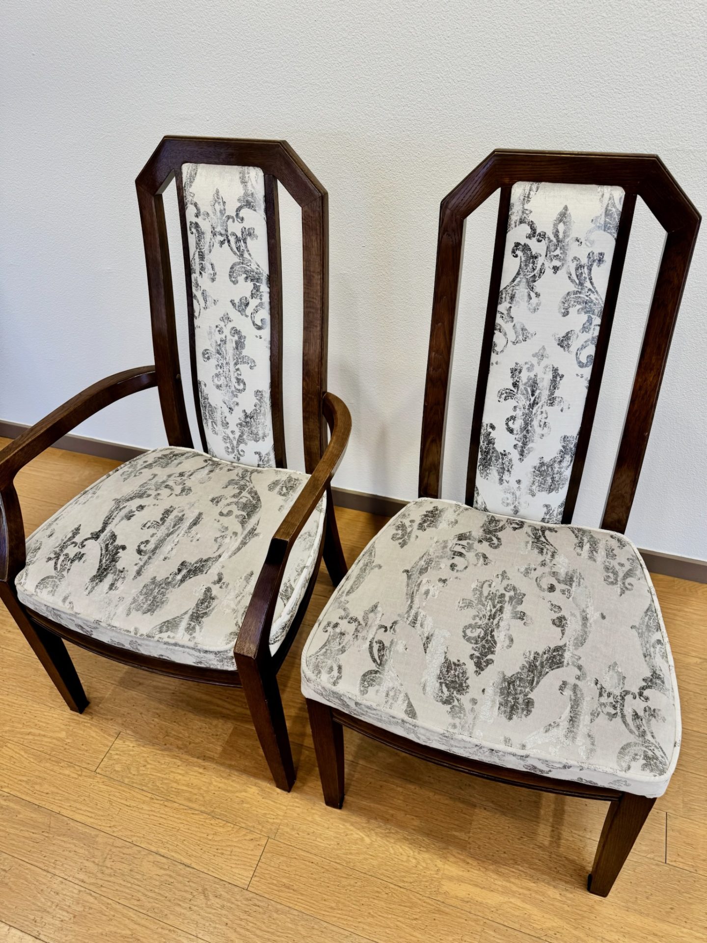 カリモクのブランド「domani/ドマーニ」をクラシックモダンにリメイク