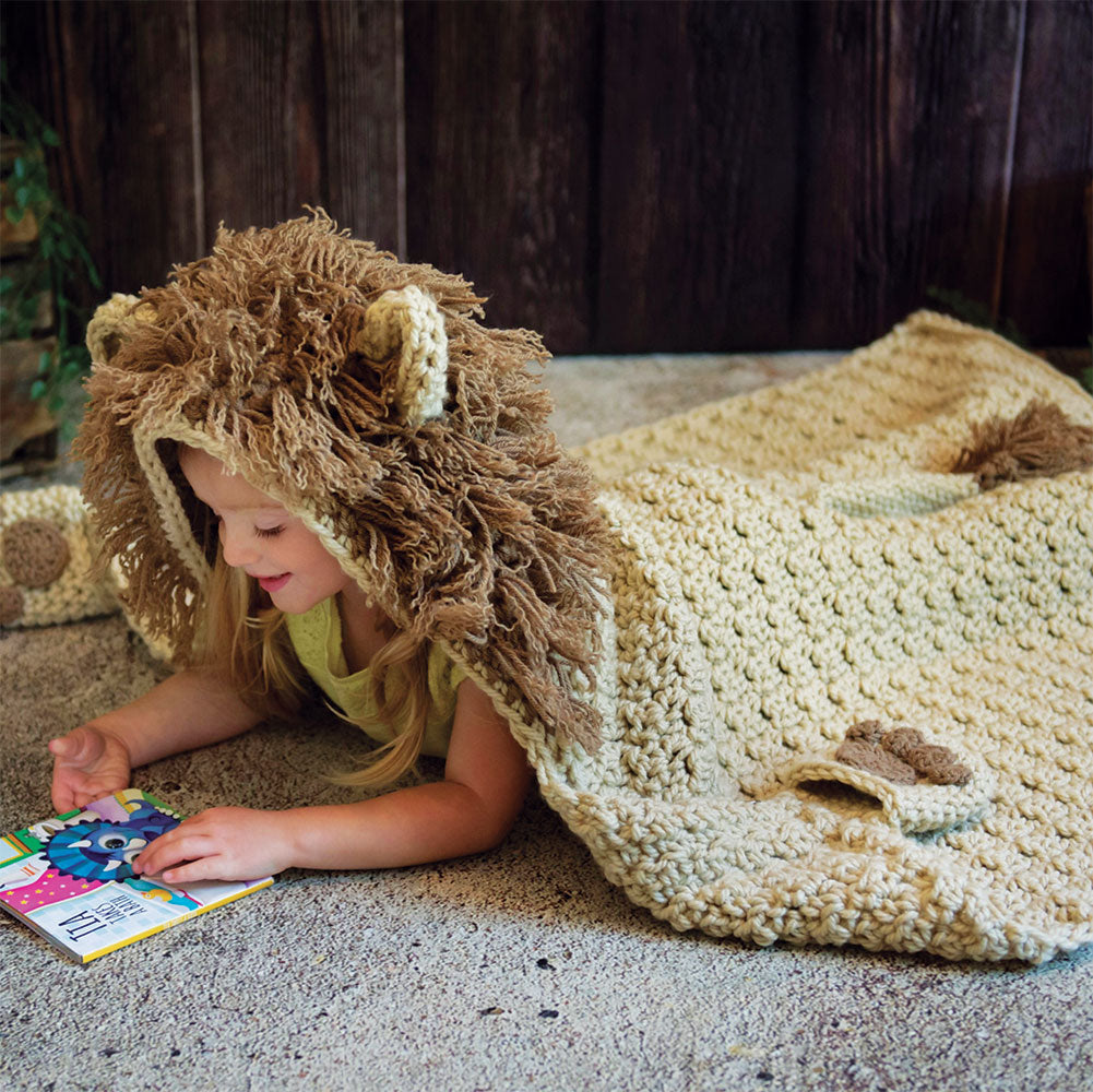 Hooded Lion Blanket – Mary Maxim