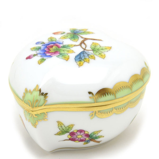 ヘレンド(Herend) ハート形ボックス(高さ:5.2cm) ヴィクトリアブーケ