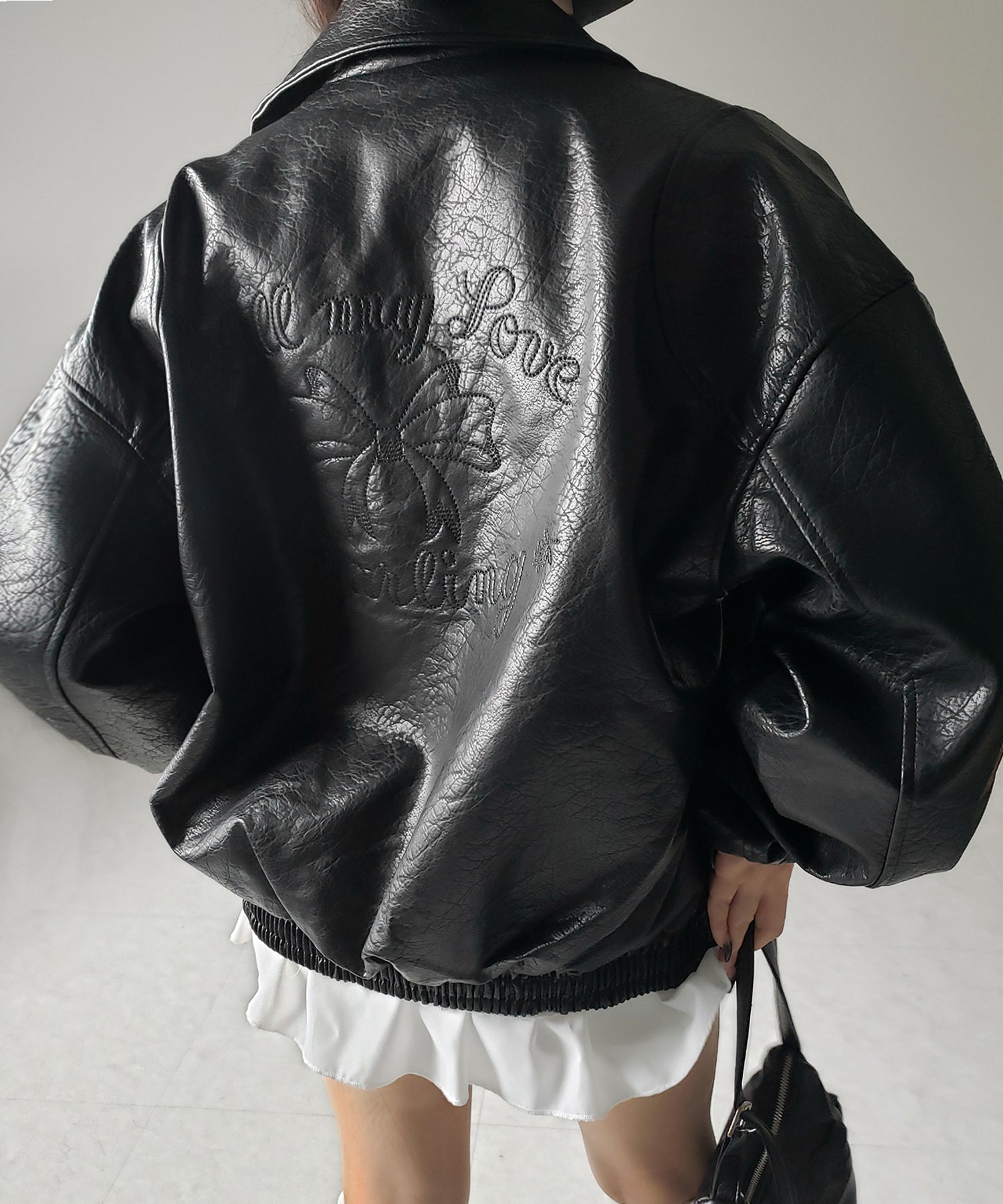 バックリボン刺繍ヴィンテージライクフェイクレザーブルゾン ／ back