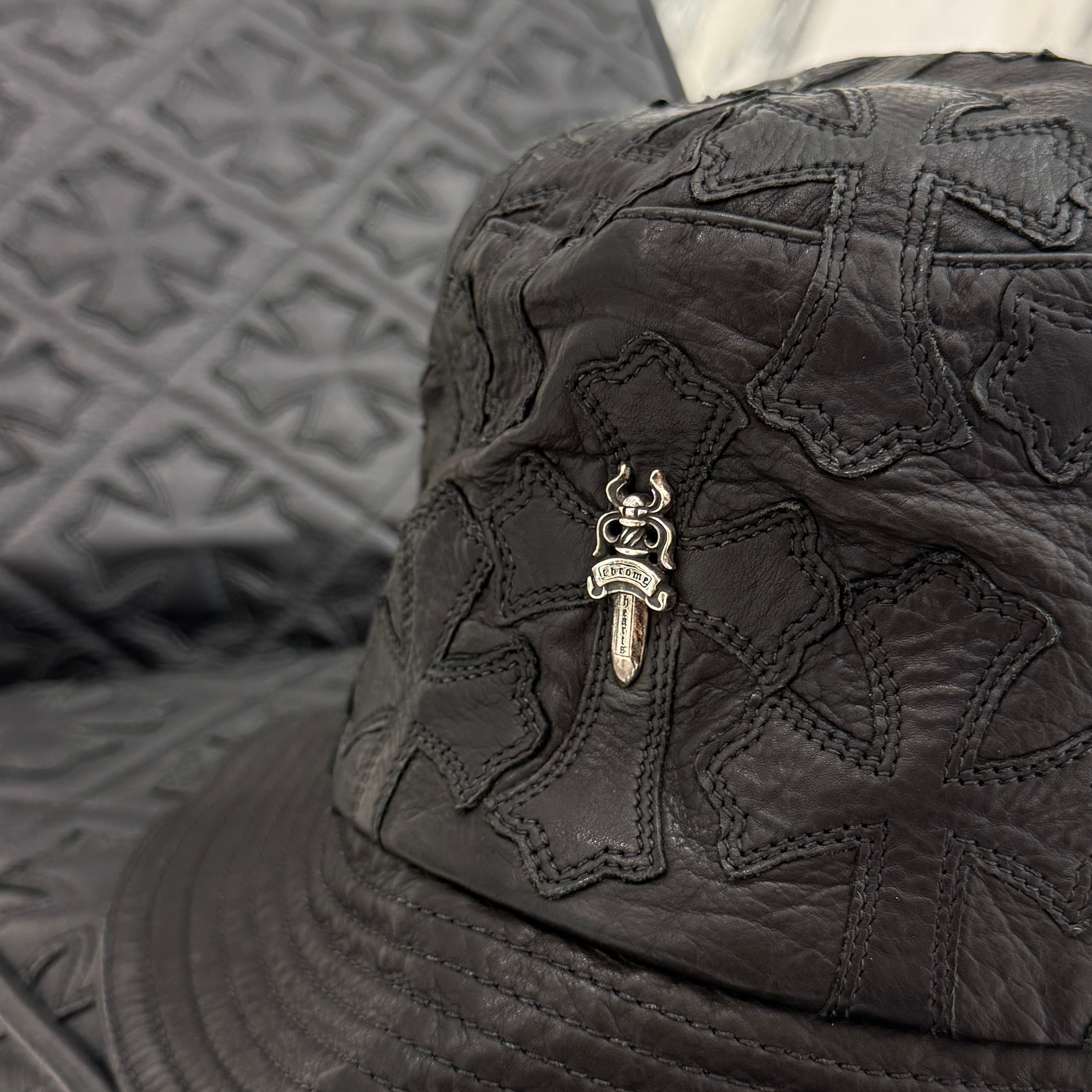 CHROME HEARTS Dagger Cross Leather Patch Leather Bucket Hat Size M