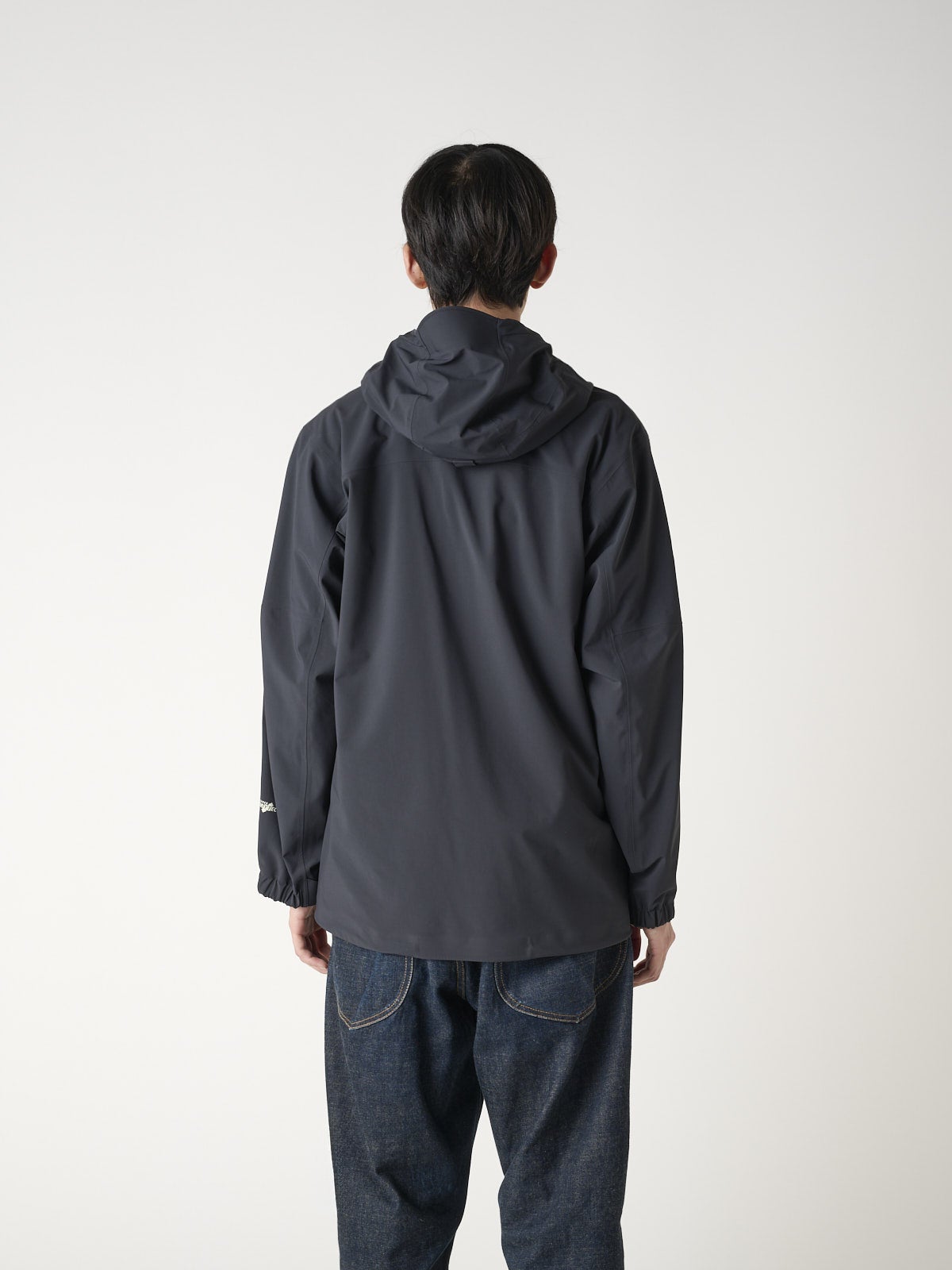 モンベル」の今買えば春まで使える“新作シェルジャケット”5着を徹底