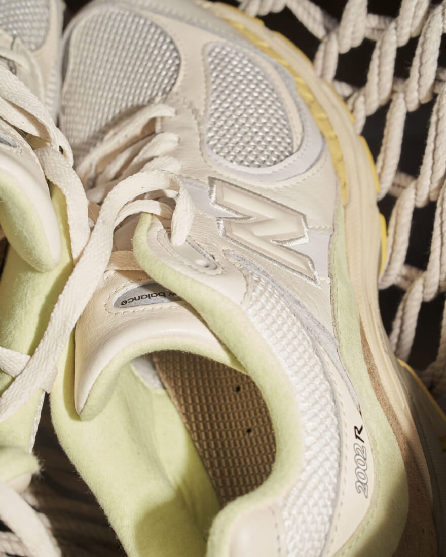 完売必至】ニューバランス「2002R」のオーラリーモデルが登場！ 両者の