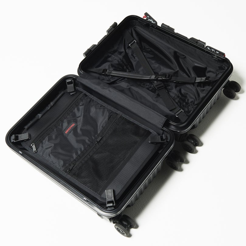 無印良品、パタゴニア…タフなのに軽くてストレスフリー！機内にも