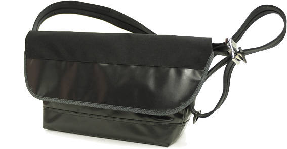 レジスタント / RESISTANT | Reporider(ルポライダー