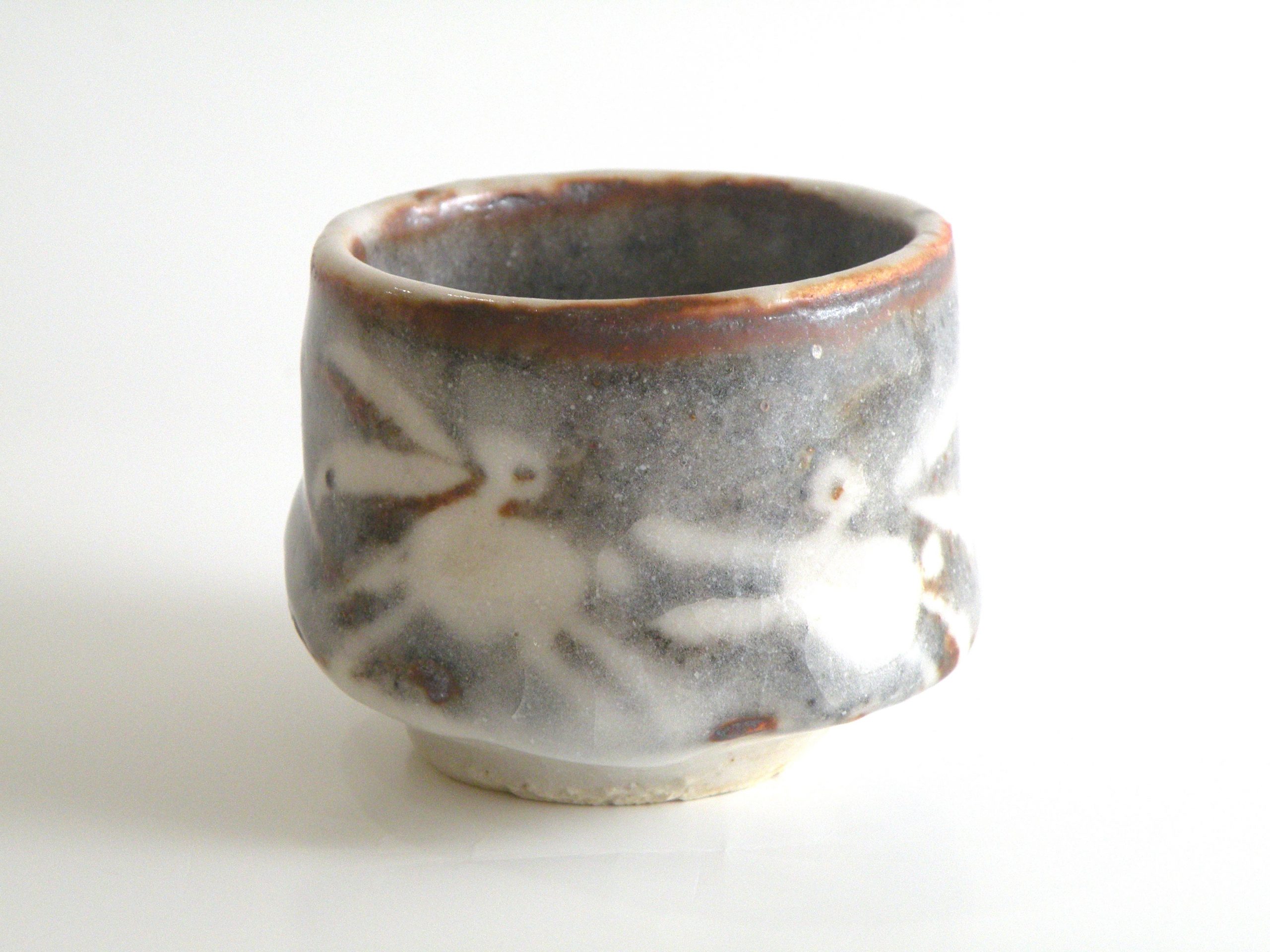 美濃焼伝統工芸品協同組合 | 鼠志野ぐい呑 木箱