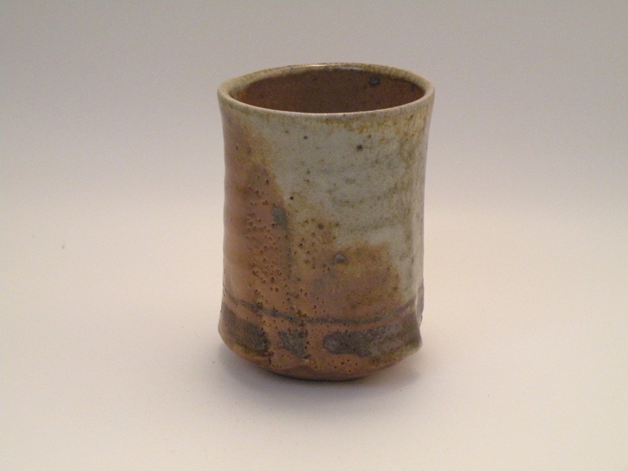 美濃焼伝統工芸品協同組合 | 鼠志野ぐい呑 木箱