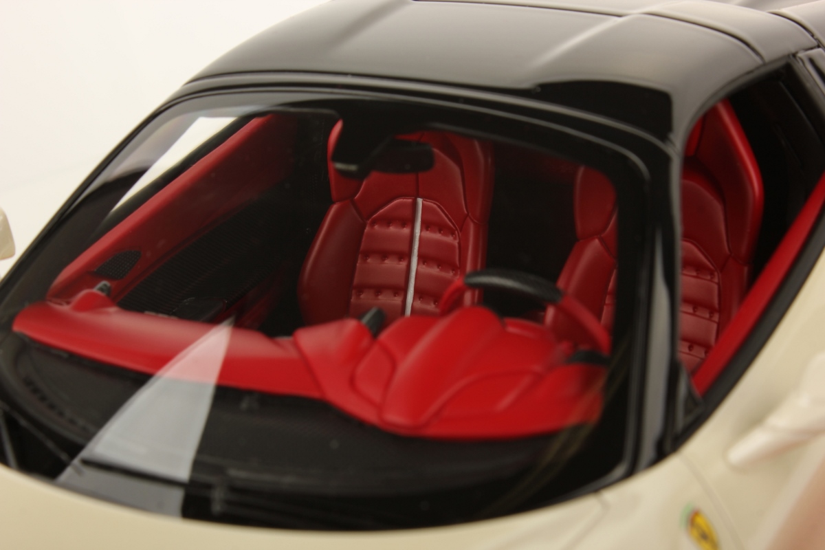 Ferrari 488 Spider Hard Top 1:18 | MR Collection Models