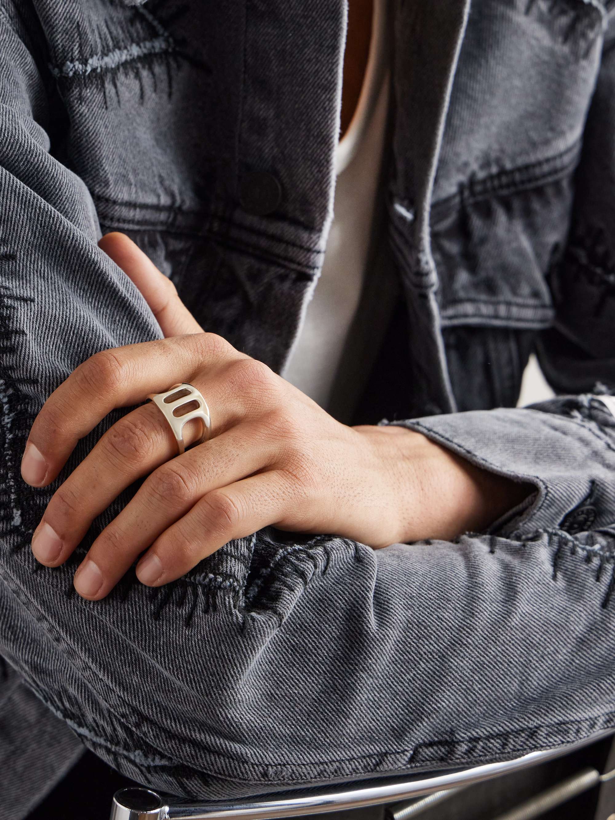 HOORSENBUHS Dame Classic Tri-Link 18-Karat Gold Diamond Ring for