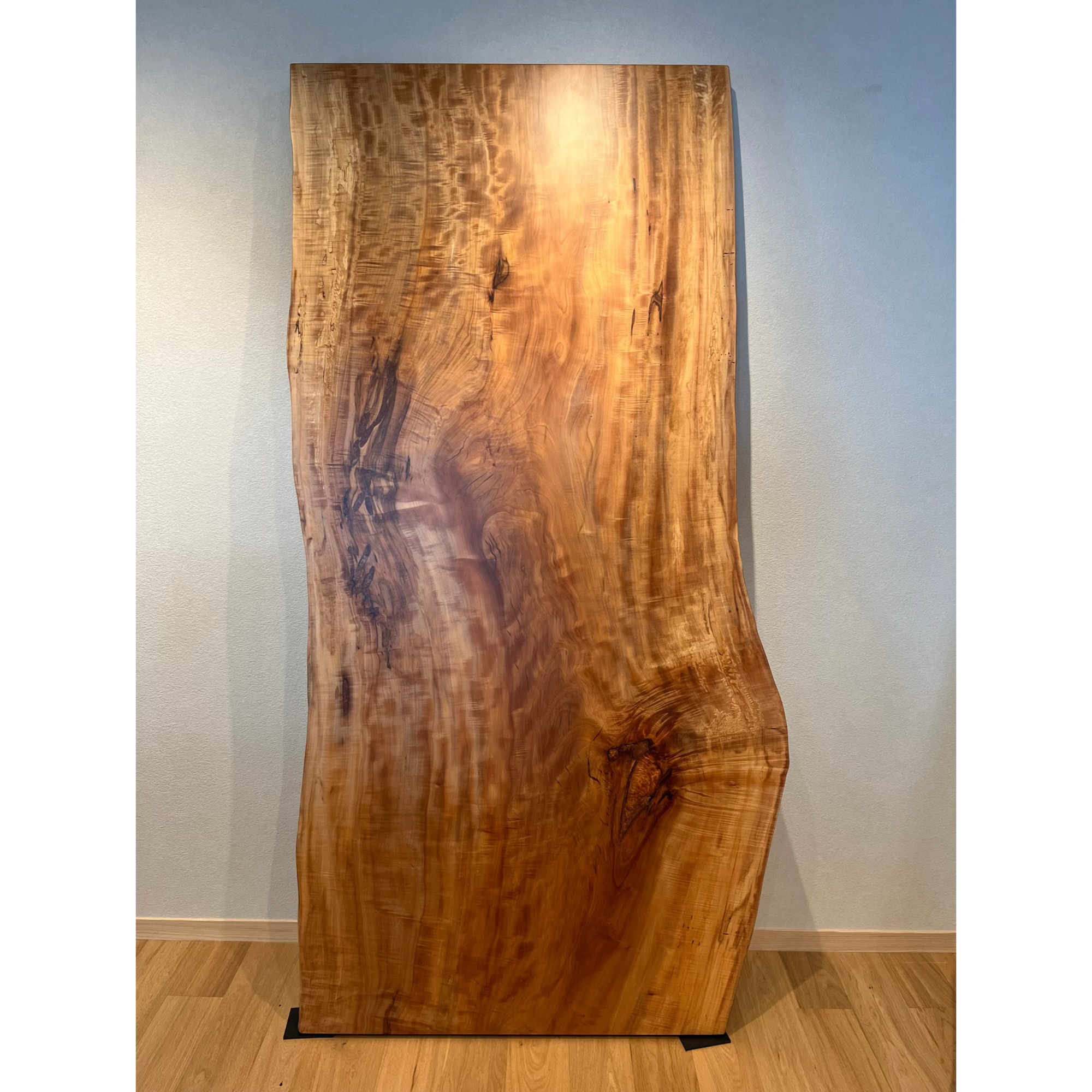 栃一枚板テーブル天板(mkc700‐g60)｜無垢の家具｜粗木から選べる