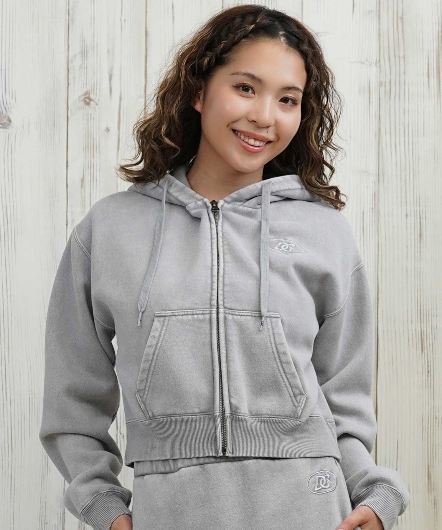 DC ディーシー ジップアップ パーカー レディース クロップド丈