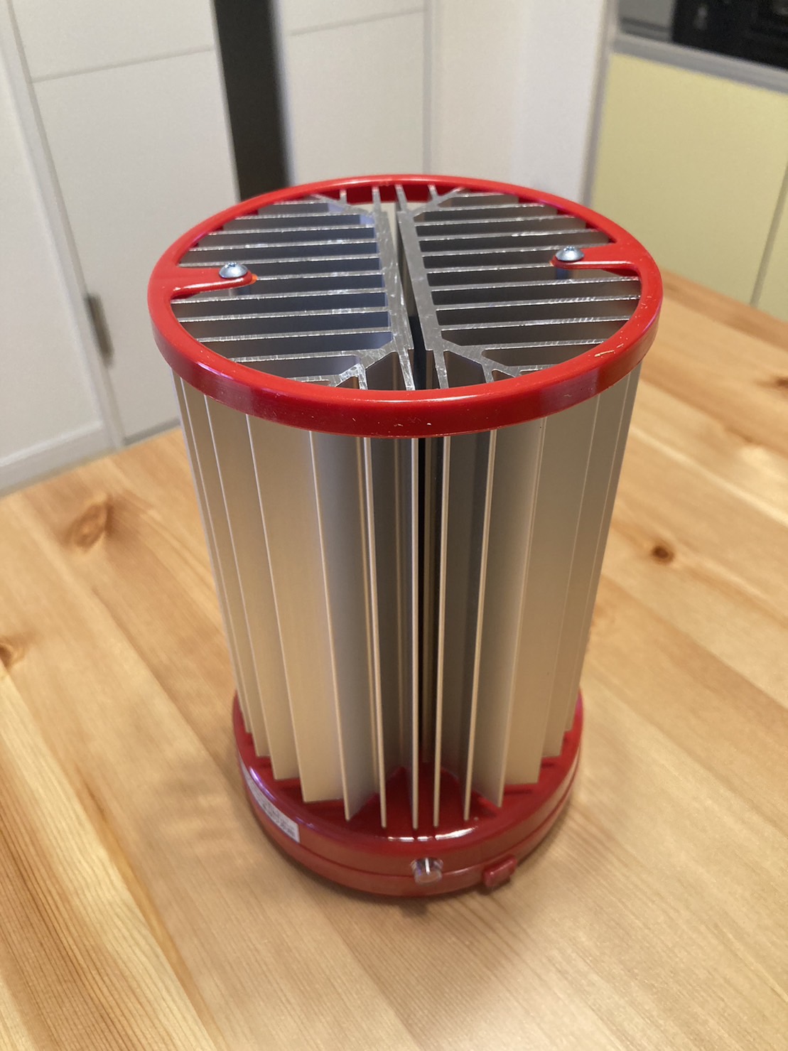 自作簡易温室】昭和精機工業のパネルヒーター「SPE-250」使ってみた