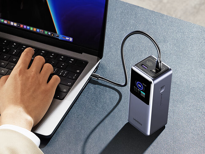 UGREEN announces new 200W 25,000mAh power bank with integrated