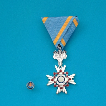 平成29年 秋の叙勲にて当社社員が瑞宝単光章を受章しました。 | 家の