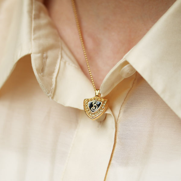 BURBERRY バーバリー ロゴ ネックレス 中古 レディース(ゴールド