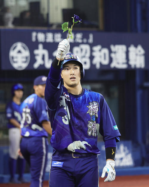 DeNA】オースティンが「蒼彗天」表記に “和テイスト”スターナイトユニ