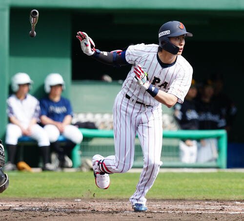 侍ジャパン】周東佑京、23年大会ほうふつの快足 佐藤輝の左翼線への