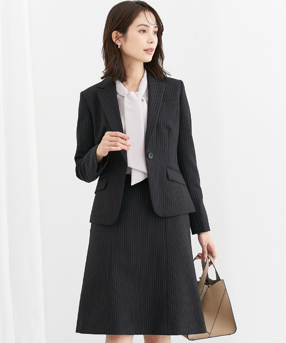 レディーススーツ】セミフレアスカートスーツ（テーラードジャケット＋