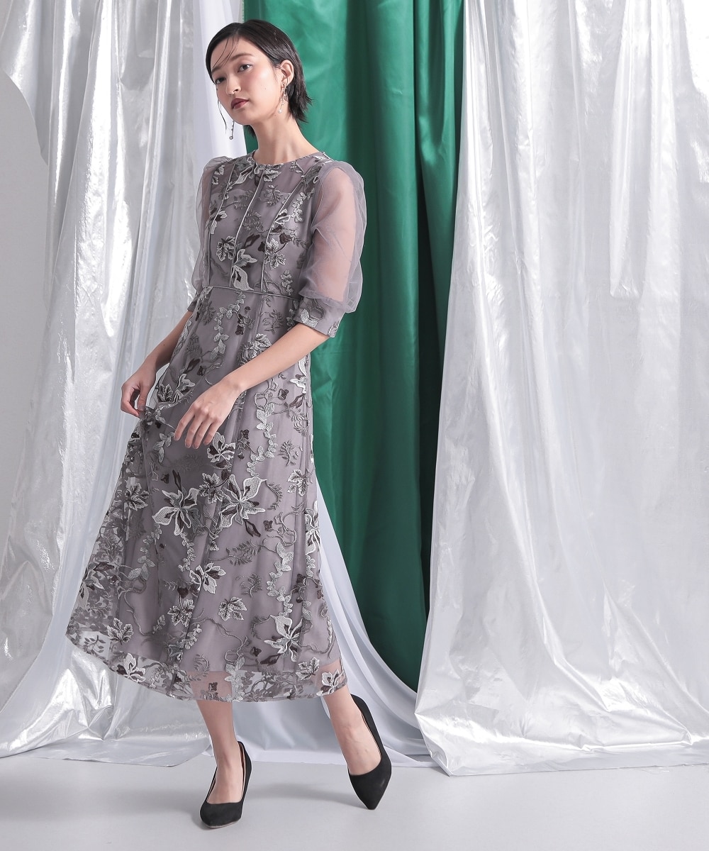 結婚式・パーティー・オケージョンドレス】刺繍使いデザインワンピース