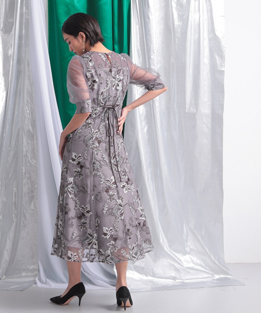 結婚式・パーティー・オケージョンドレス】刺繍使いデザインワンピース