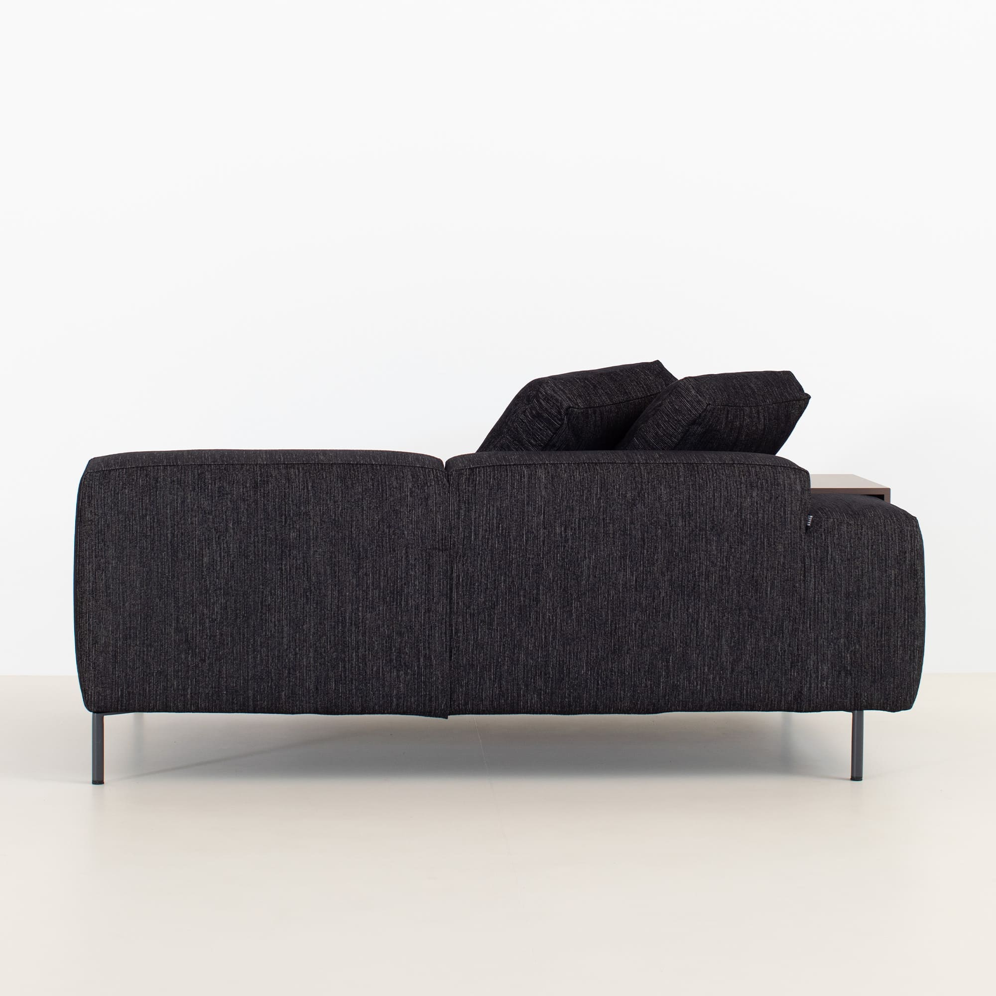 Decibel C4 2人掛け片ひじ」 製品詳細ページ | 国産ソファブランド NOYES