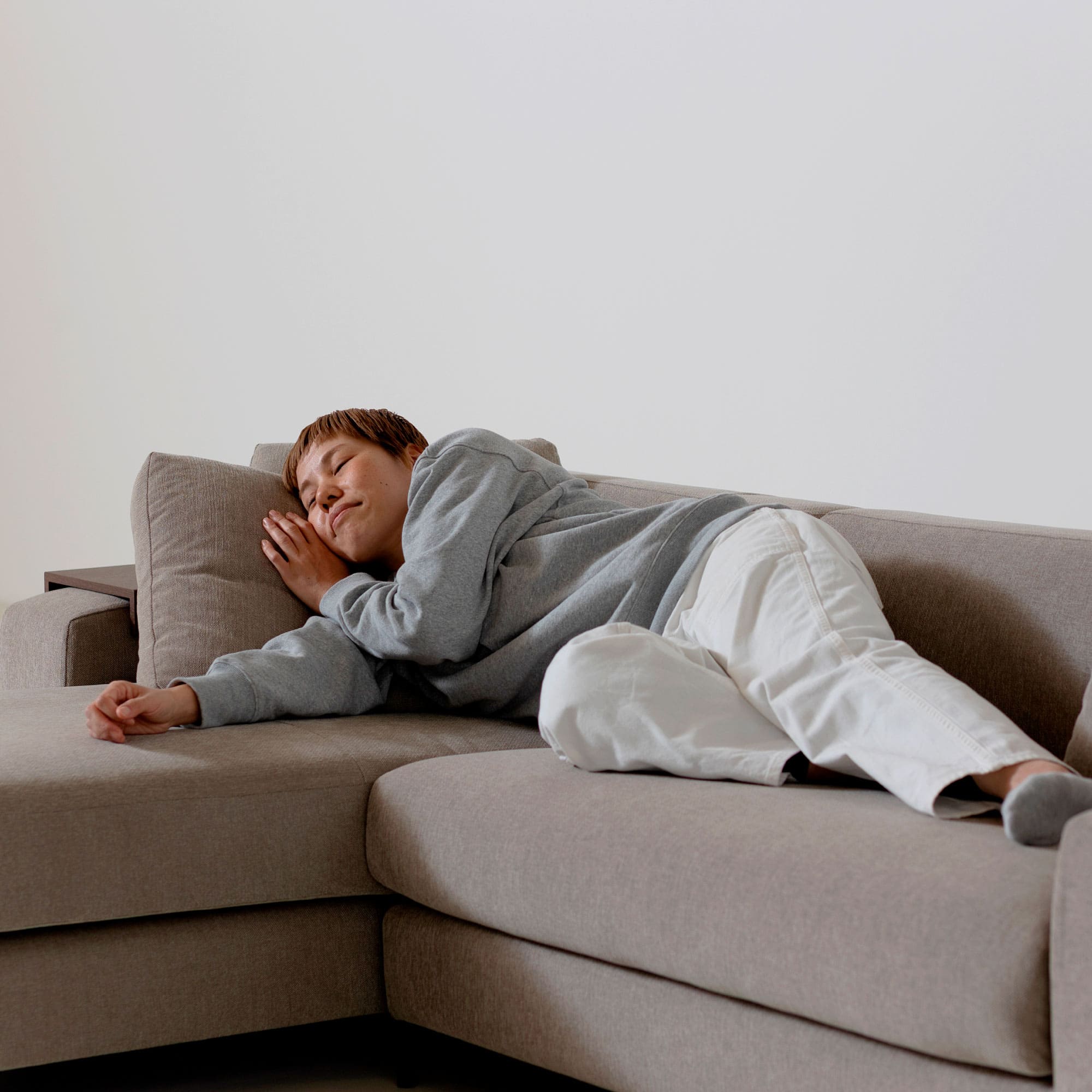 Decibel Traditional 2人掛けカウチソファセット」 製品詳細ページ