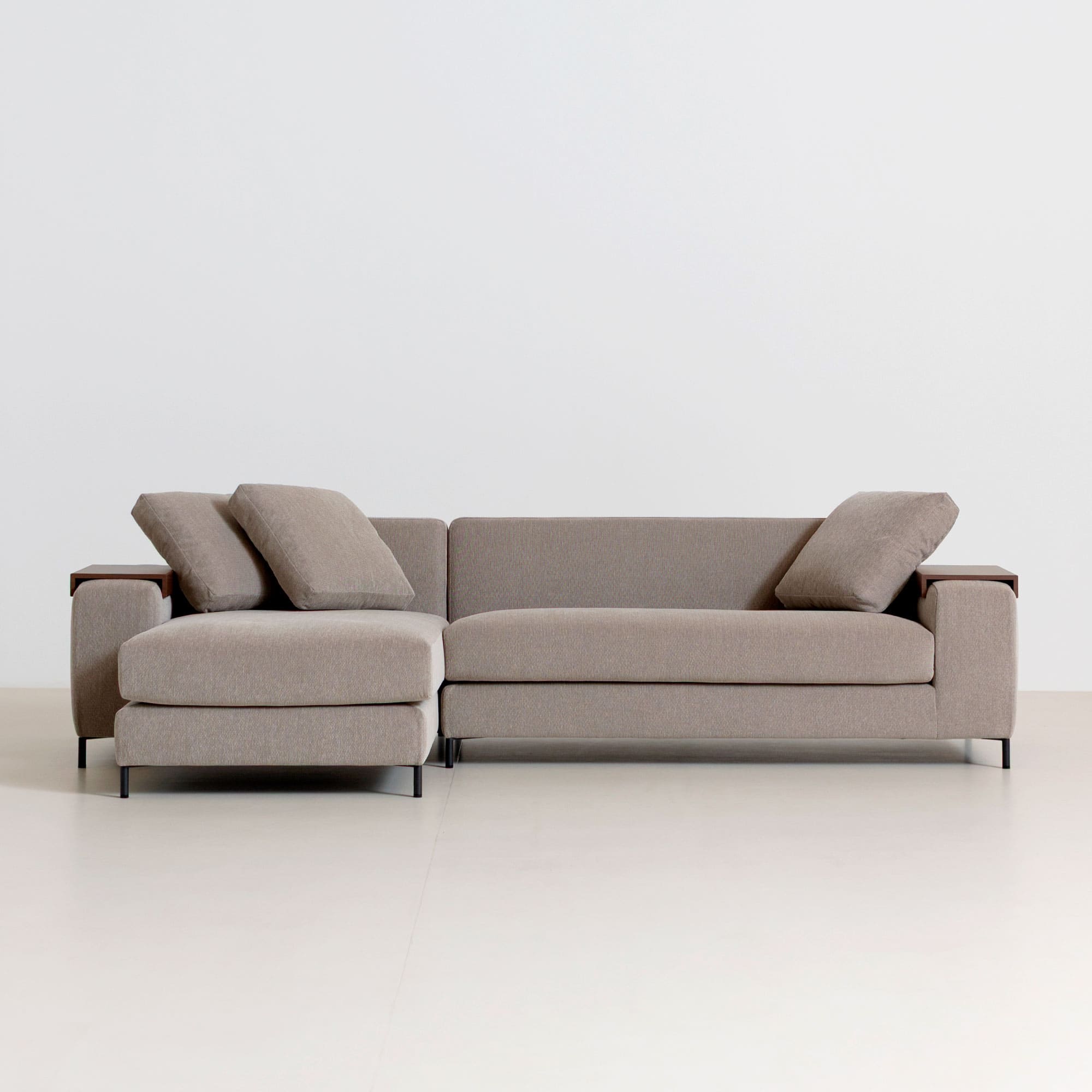 Decibel Traditional 3人掛けカウチソファセット」 製品詳細ページ