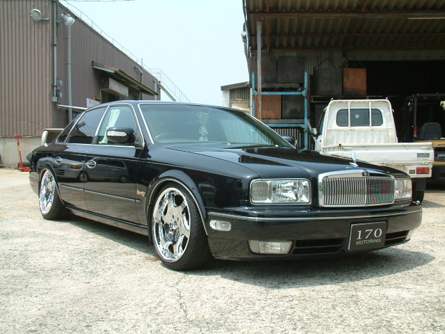 プレジデント アクティブ車に車高調取り付け