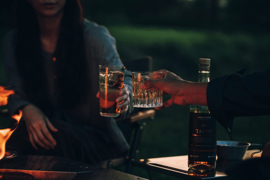 snowpeak」×「長濱蒸溜所」がコラボ！ 焚火をイメージしてブレンドした