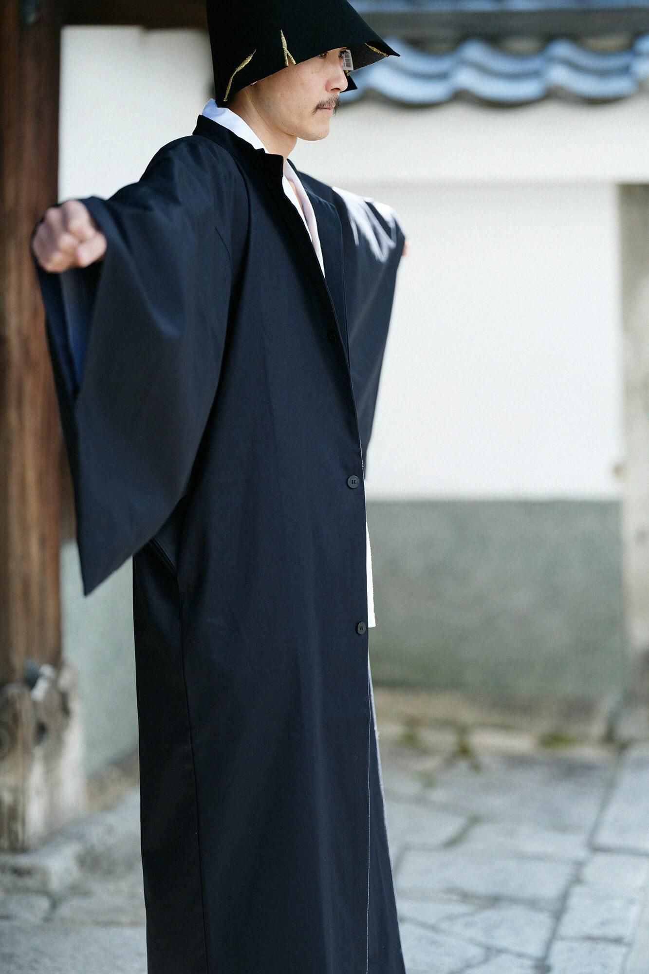 撥水織（はっすいおり） 円領外套（えんりょうがいとう）／黒紺（